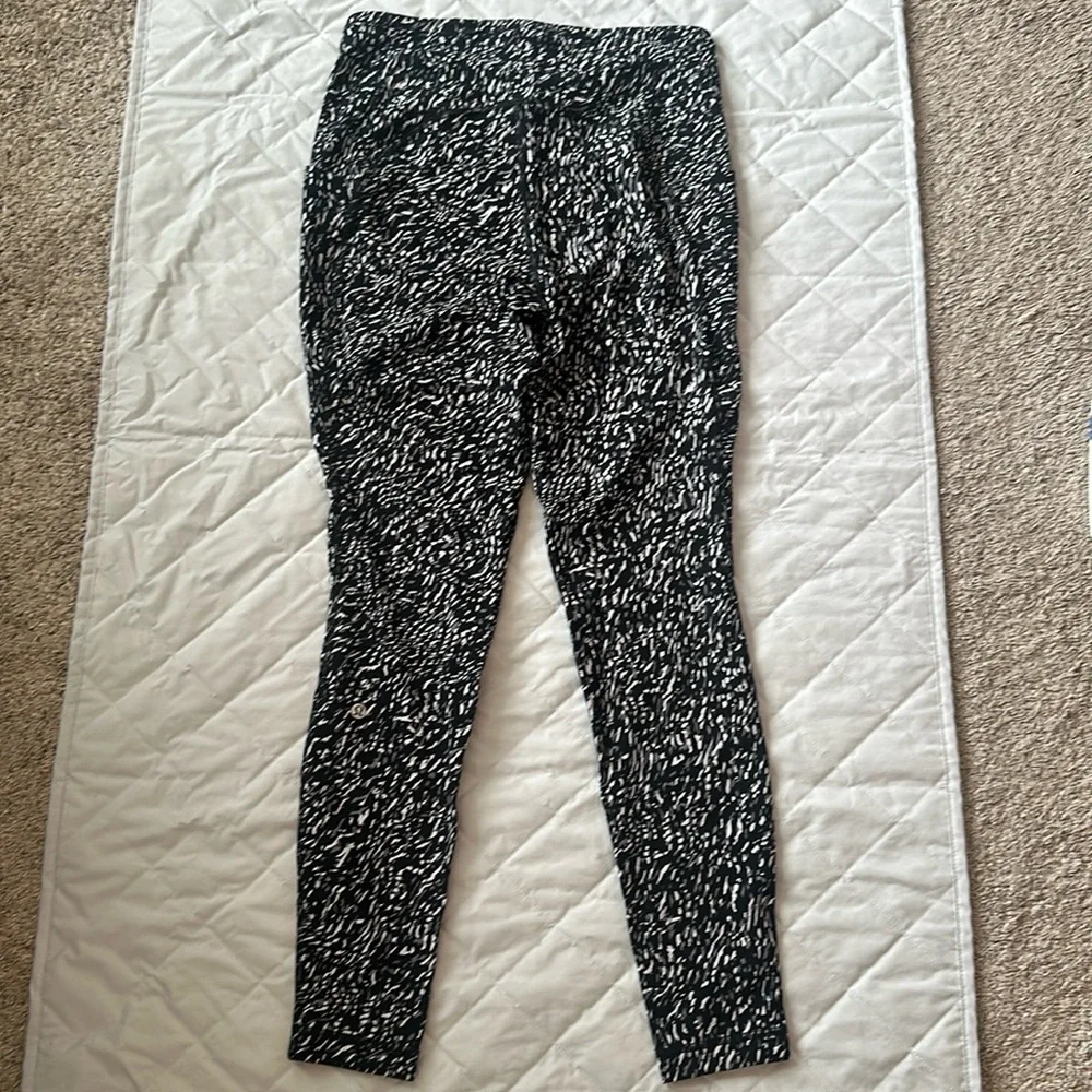 Lululemon Swift Speed High-Rise Tight 28" - Picture 3 of 4